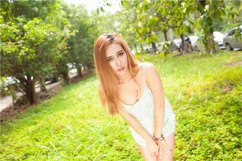 高清爱蜜社清纯女孩Michi,Ho户外卖萌美照图集