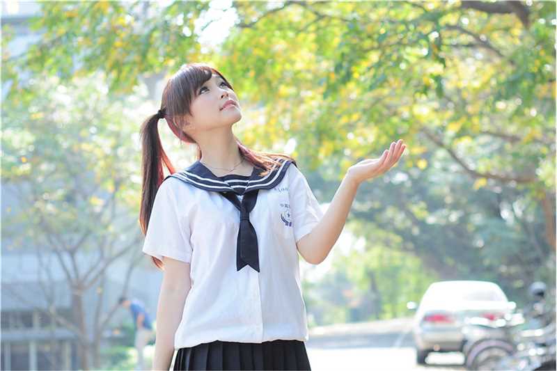 优质台湾俏皮女生涼涼清纯迷人外拍照相册