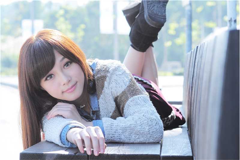 优质台湾俏皮女生涼涼清纯迷人外拍照相册