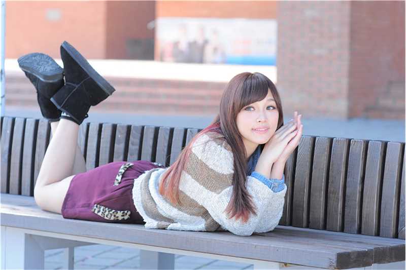 优质台湾俏皮女生涼涼清纯迷人外拍照相册