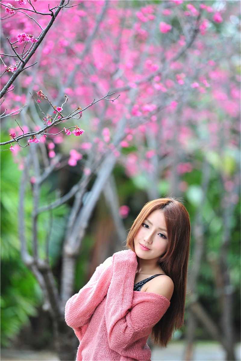 优质台湾清纯美女萝莉艾米公园唯美外拍照相册