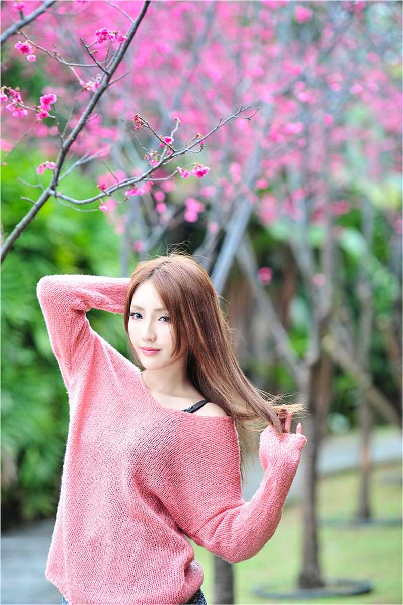 优质台湾清纯美女萝莉艾米公园唯美外拍照相册