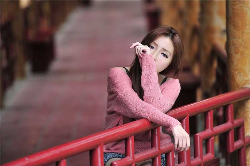 优质台湾清纯美女萝莉艾米公园唯美外拍照相册