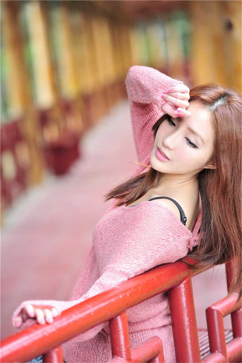 优质台湾清纯美女萝莉艾米公园唯美外拍照相册