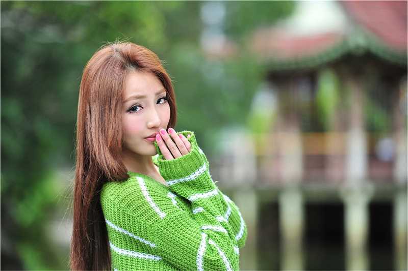 优质台湾清纯美女萝莉艾米公园唯美外拍照相册