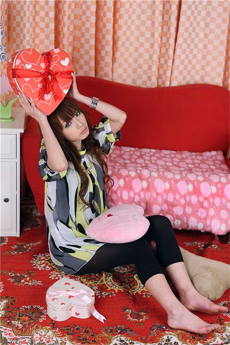 高清台湾清纯女孩小布闺房拍摄个人图集