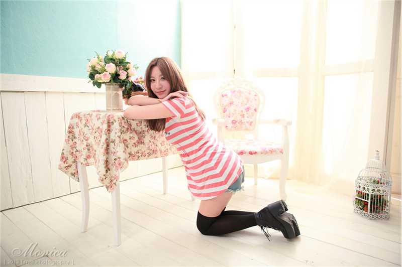 特别专辑90后清纯女孩小橘室内照片图片