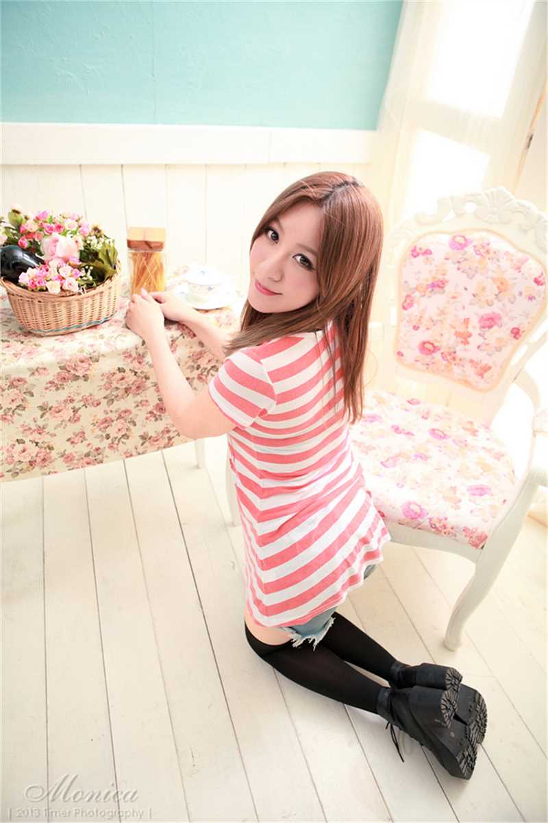 特别专辑90后清纯女孩小橘室内照片图片