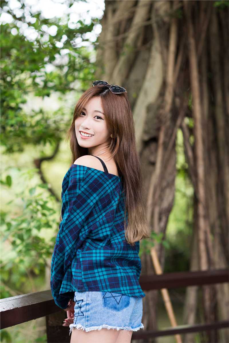 高清清纯校花张楚珊户外唯美写照图集