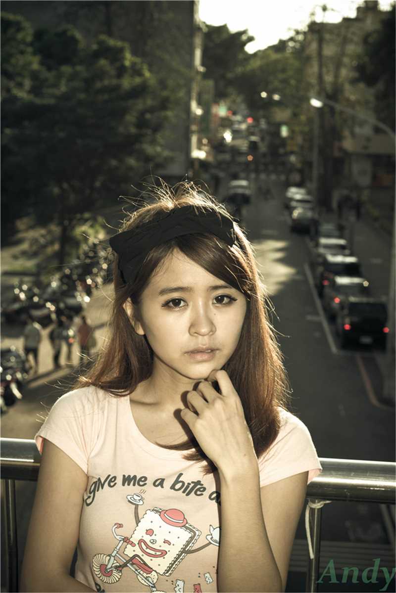 精选台湾清纯校花户外唯美照图册