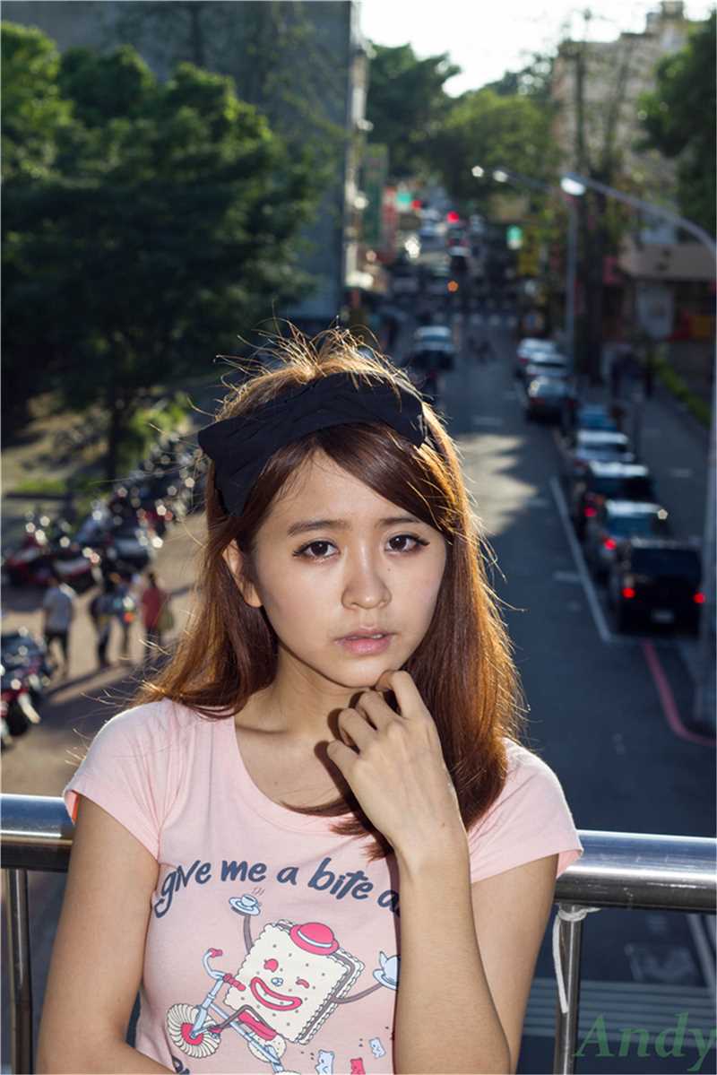 精选台湾清纯校花户外唯美照图册