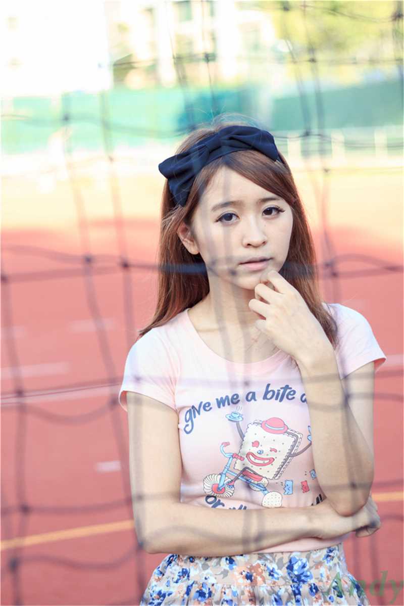 精选台湾清纯校花户外唯美照图册