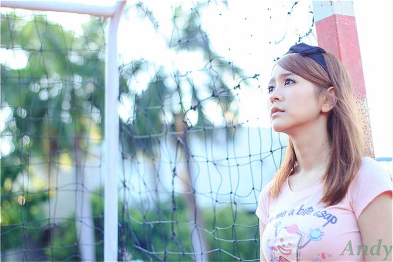 精选台湾清纯校花户外唯美照图册