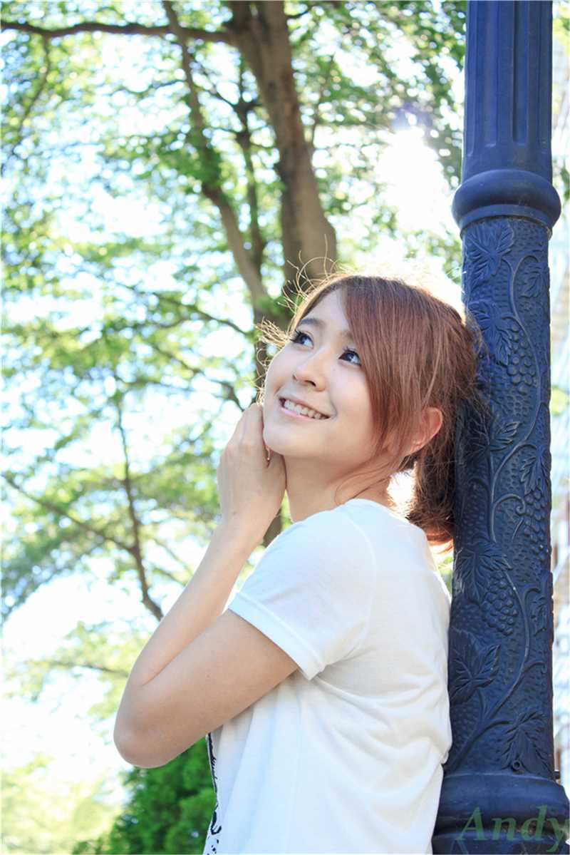 精选台湾清纯校花户外唯美照图册