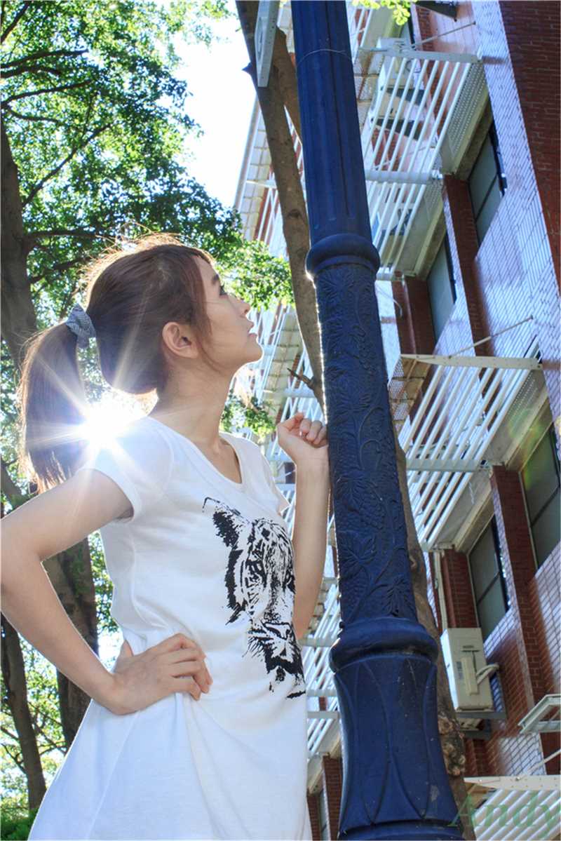 精选台湾清纯校花户外唯美照图册