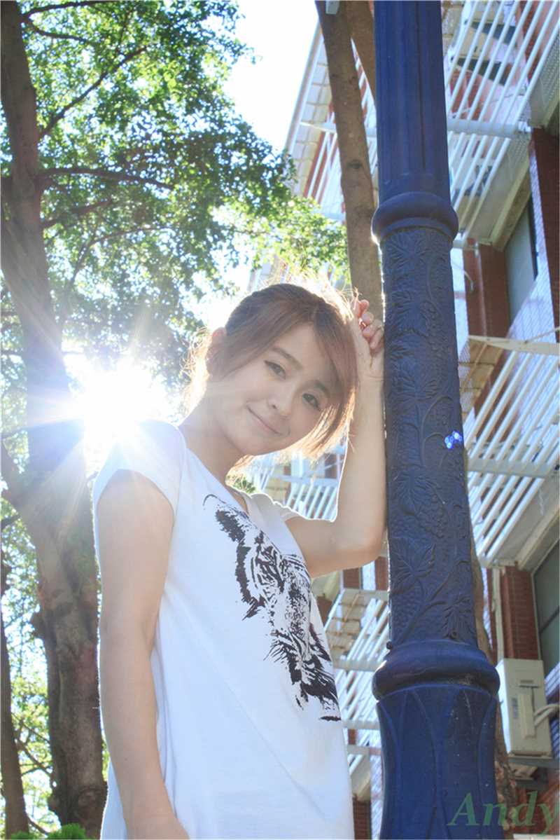 精选台湾清纯校花户外唯美照图册