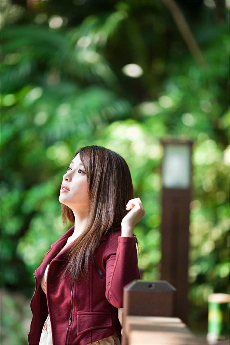 精选台湾清纯女孩Julie户外唯美集图册