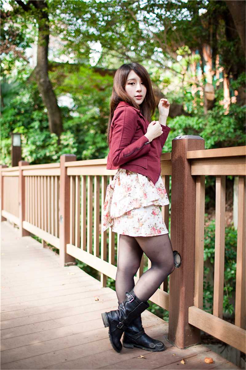 精选台湾清纯女孩Julie户外唯美集图册