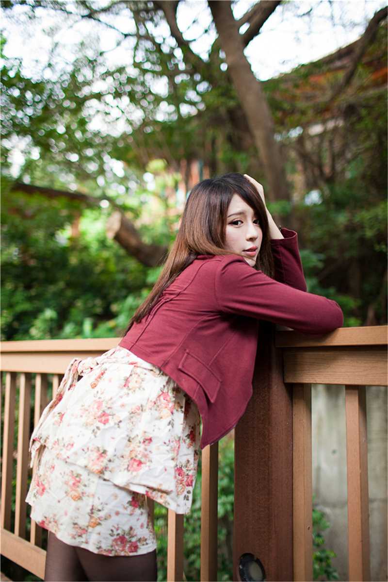 精选台湾清纯女孩Julie户外唯美集图册