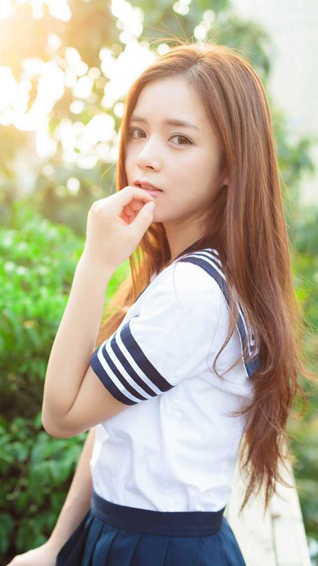 清纯制服室内迷人写照