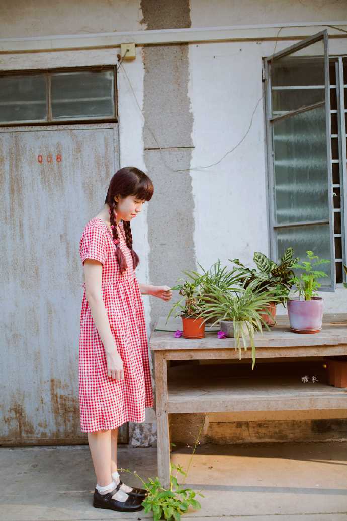 特别专辑格子短裙女生户外清纯唯美写照