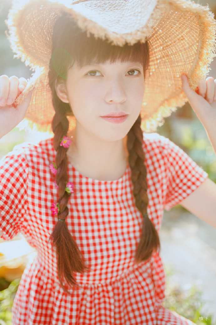 特别专辑格子短裙女生户外清纯唯美写照