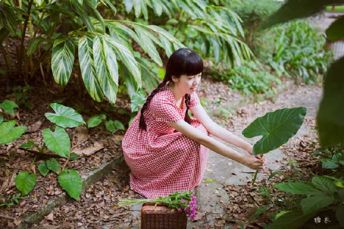 特别专辑格子短裙女生户外清纯唯美写照