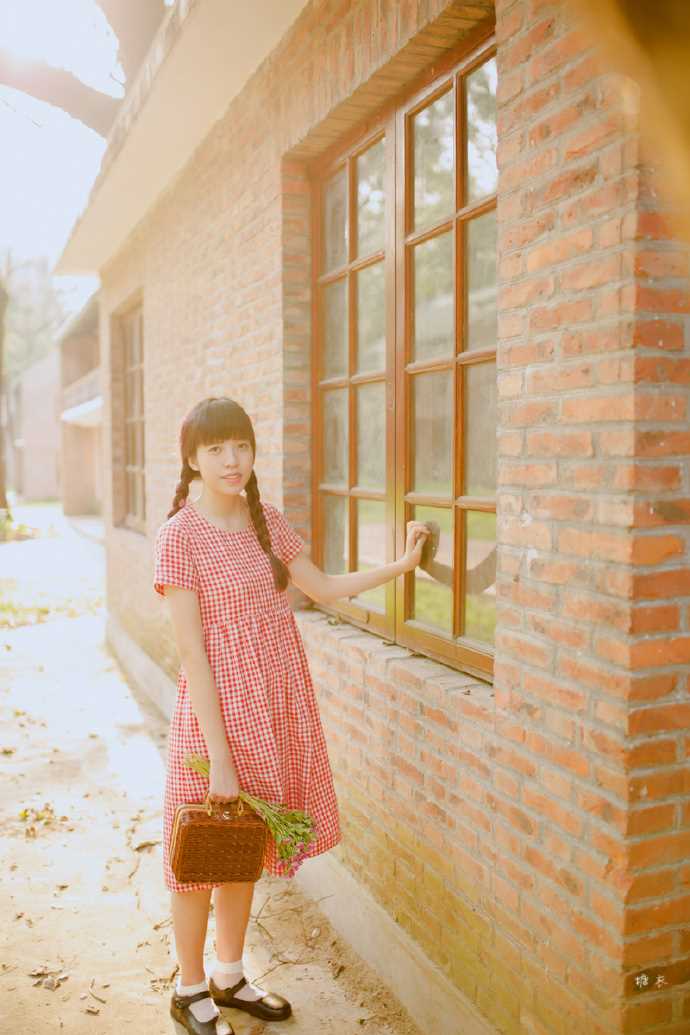 特别专辑格子短裙女生户外清纯唯美写照