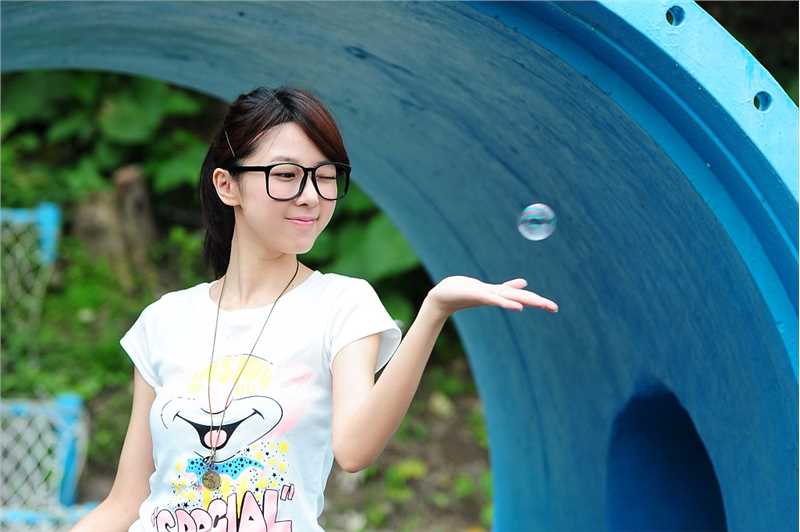最新清纯可爱美女萌萌牛仔热裤私拍图集