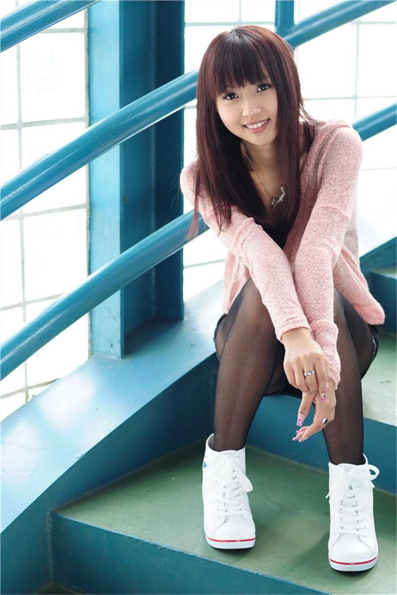 高清台湾长发美女希希清纯唯美外拍图集
