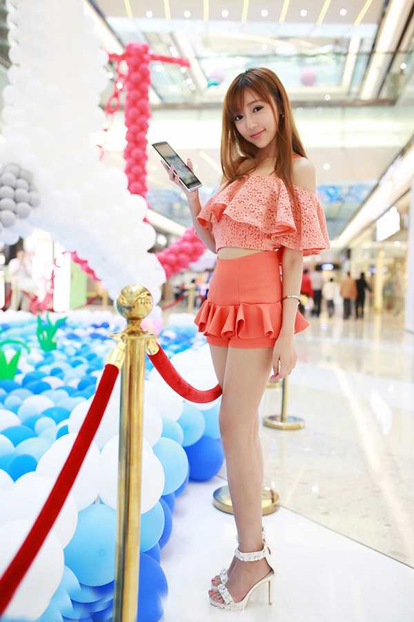 高清清纯少女时尚街拍图集