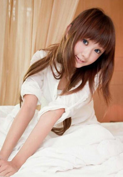 最新清纯美女白色薄纱诱惑壁纸