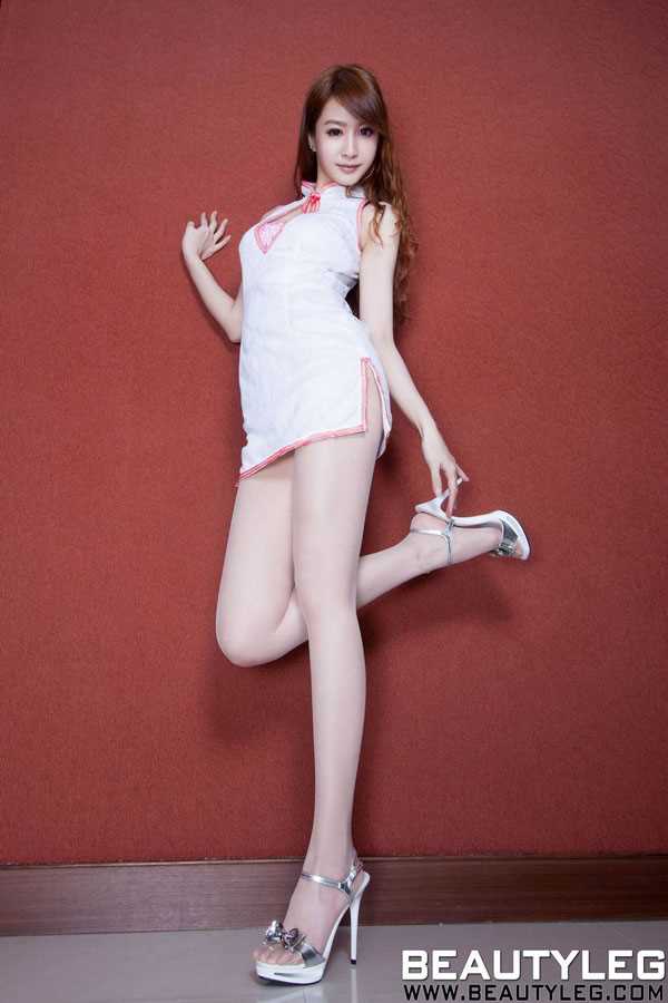 最全清纯女生Kaylar旗袍装大秀迷人长腿壁纸