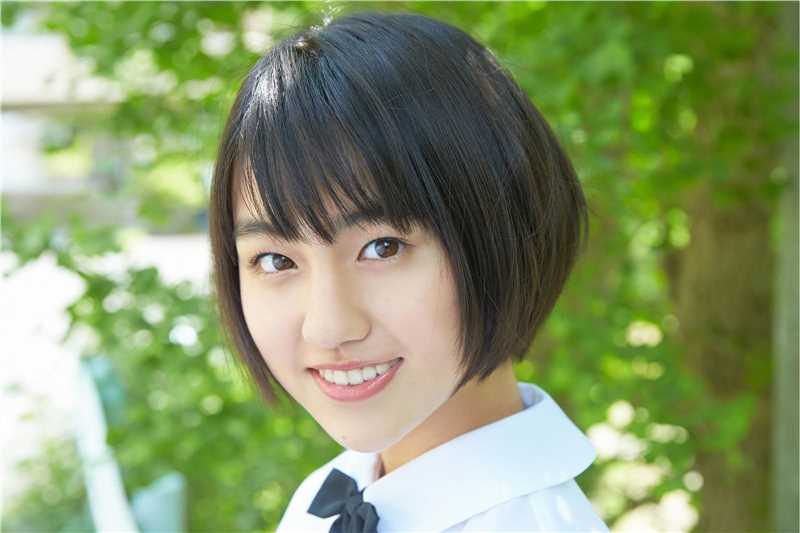精选日本学生制服美女户外清纯图片图册