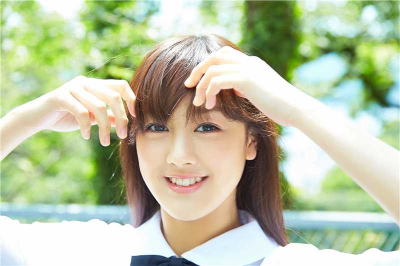 精选日本学生制服美女户外清纯图片图册
