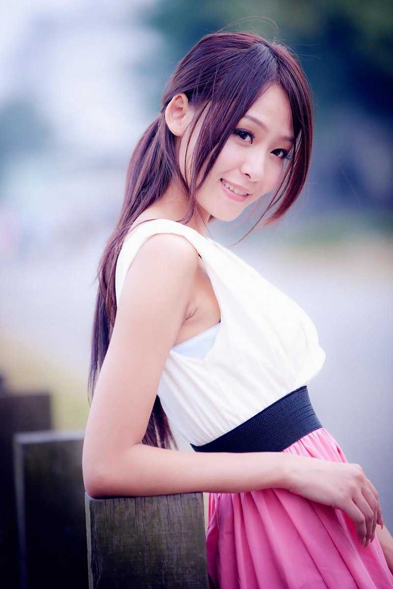 高清90后清纯校花户外甜美图册