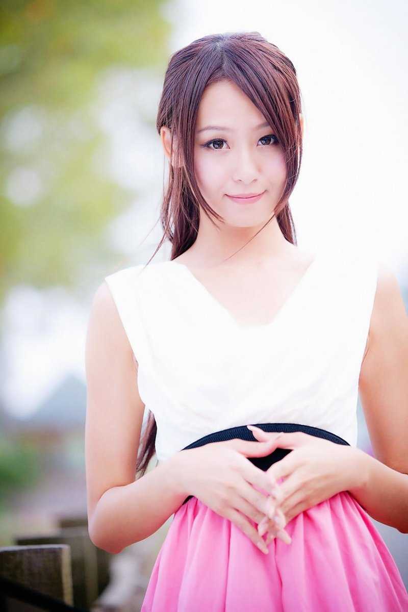 高清90后清纯校花户外甜美图册