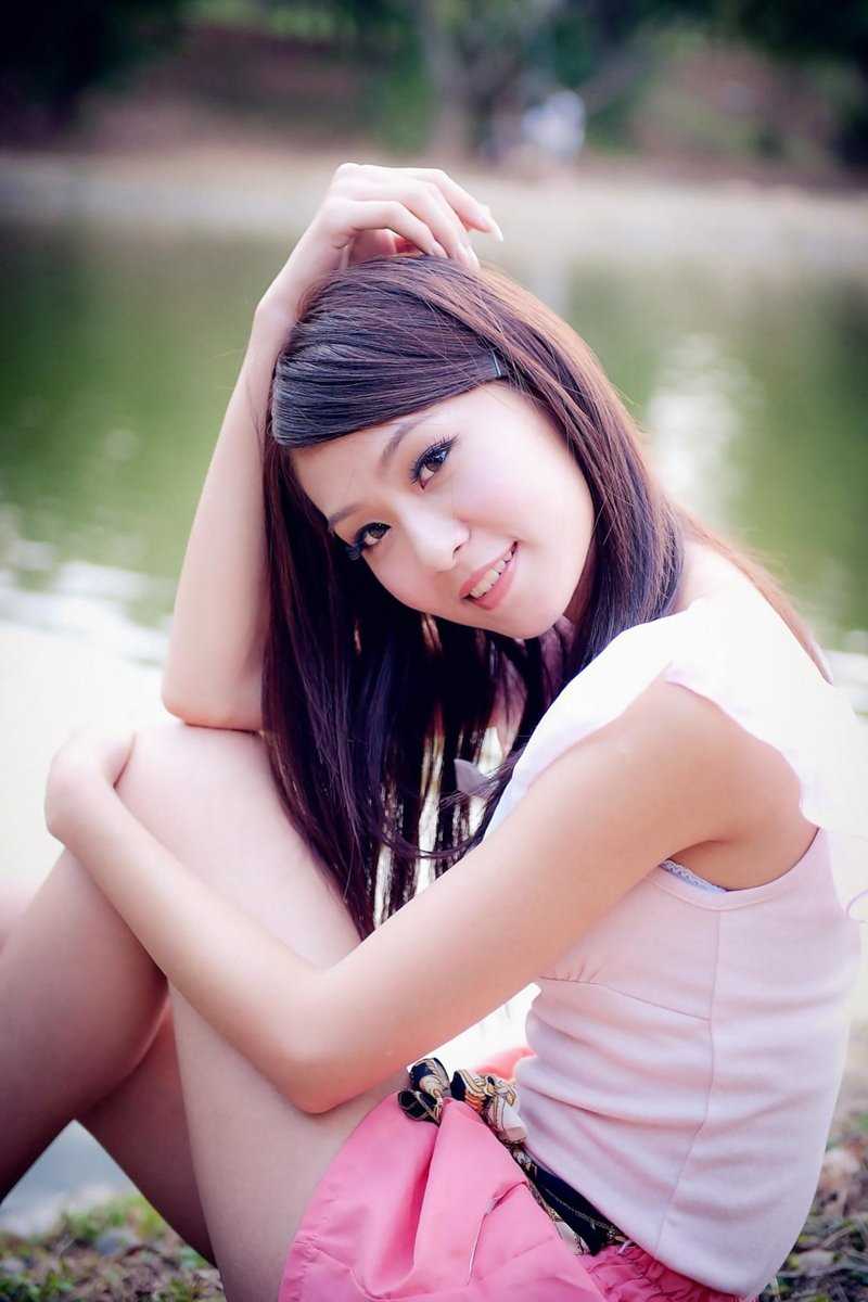 高清90后清纯校花户外甜美图册