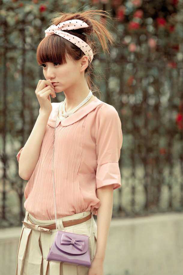 优质清纯丸子头女生街拍唯美相册