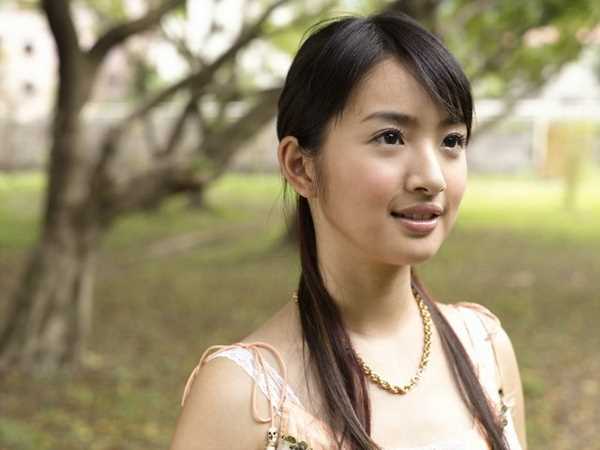 最新台湾邻家女孩林依晨清纯迷人写照图集