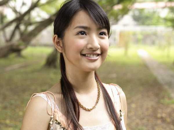 最新台湾邻家女孩林依晨清纯迷人写照图集