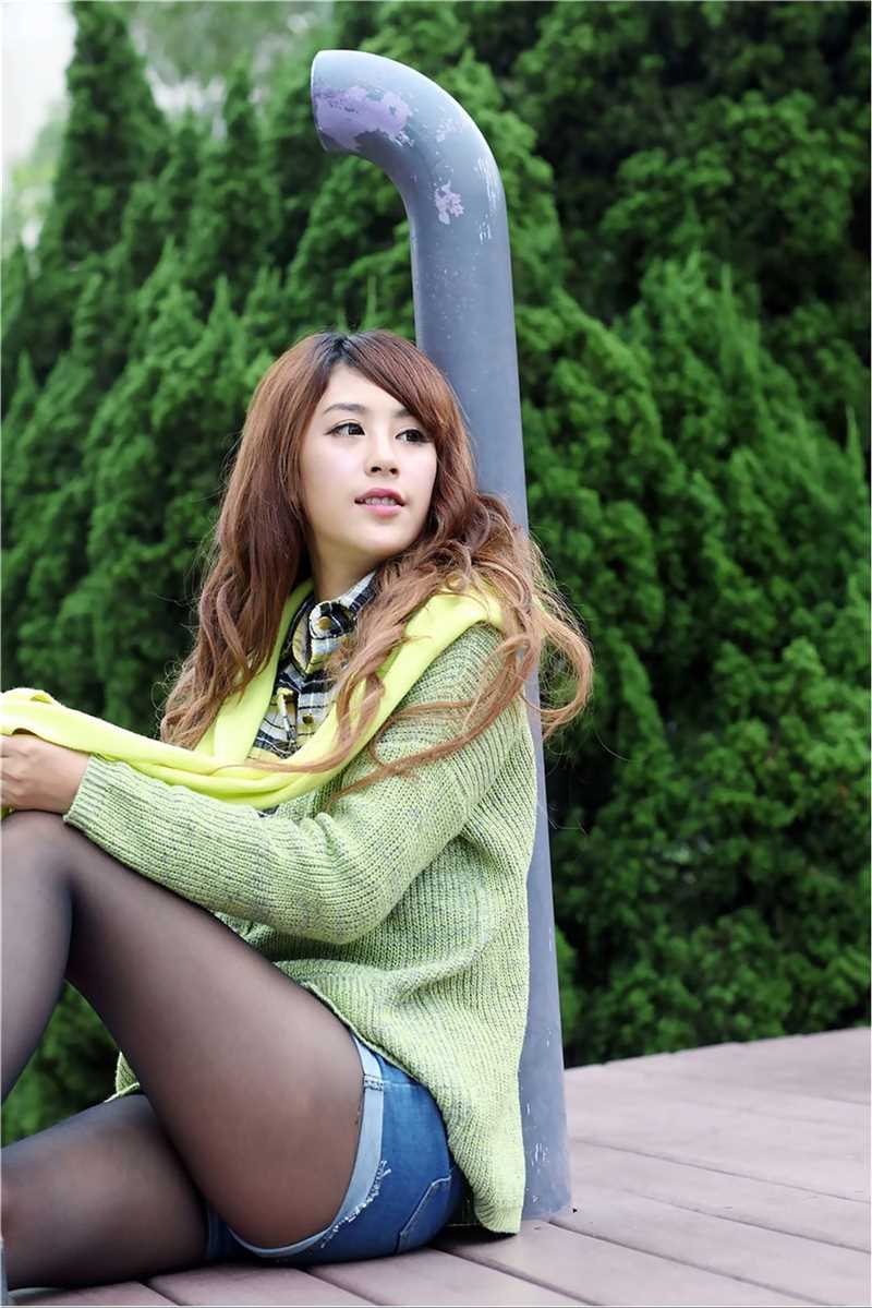 优质台湾模特夏晴MISO初秋室外迷人相册