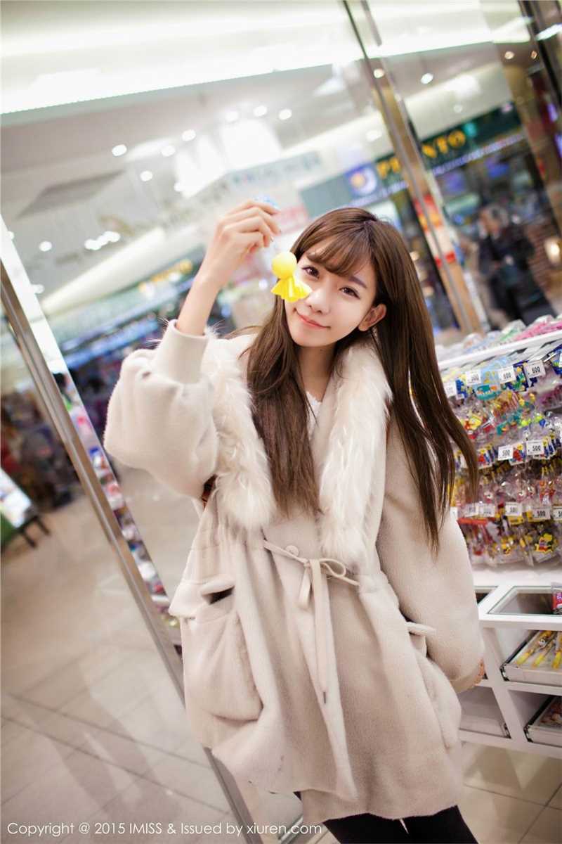 高清清纯美女陈潇街头迷人照图集