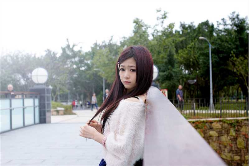 优质甜美女孩小豚秋日迷人街拍相册