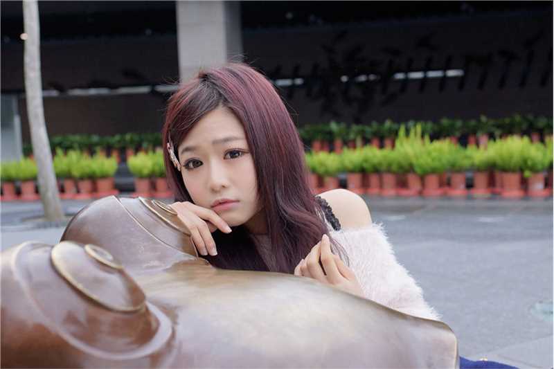 优质甜美女孩小豚秋日迷人街拍相册