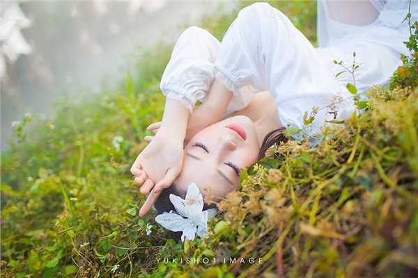 精选清纯校花户外白衣飘飘仙气十足图册