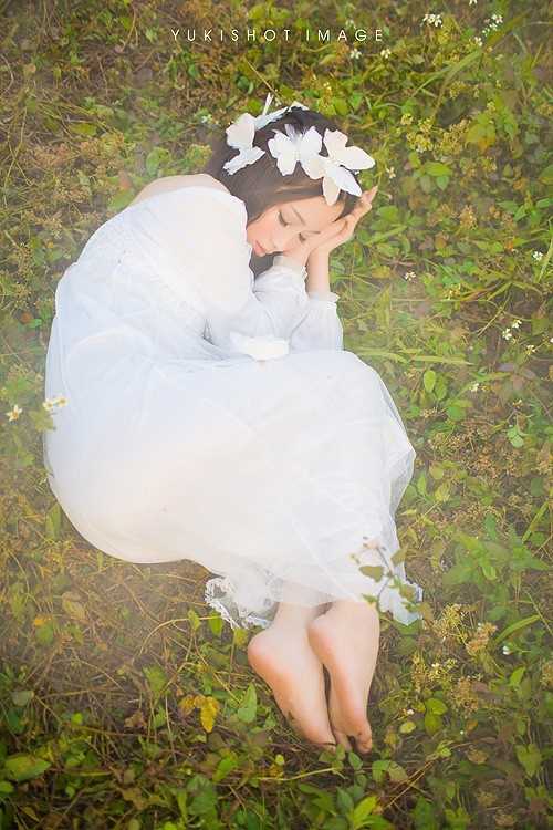 精选清纯校花户外白衣飘飘仙气十足图册