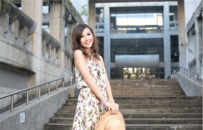 最全清纯少女洋洋初秋户外迷人写照壁纸