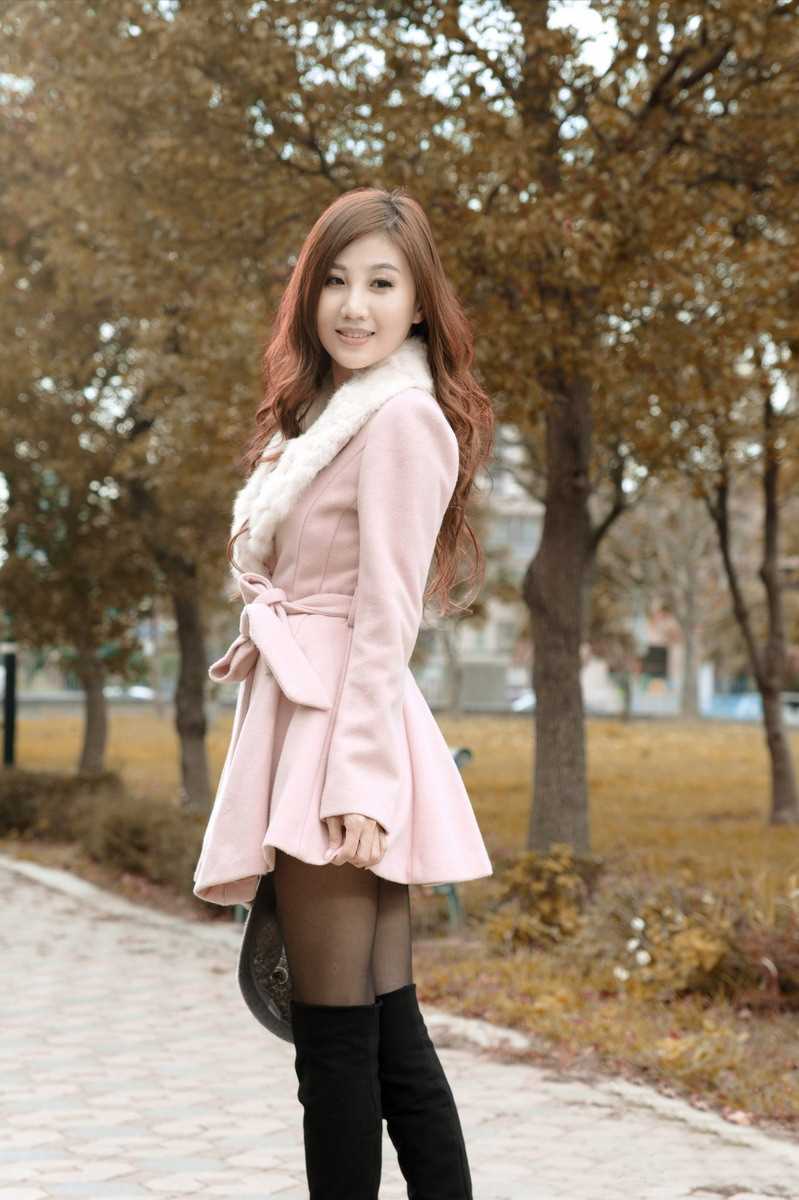 最全清纯少女洋洋初秋户外迷人写照壁纸