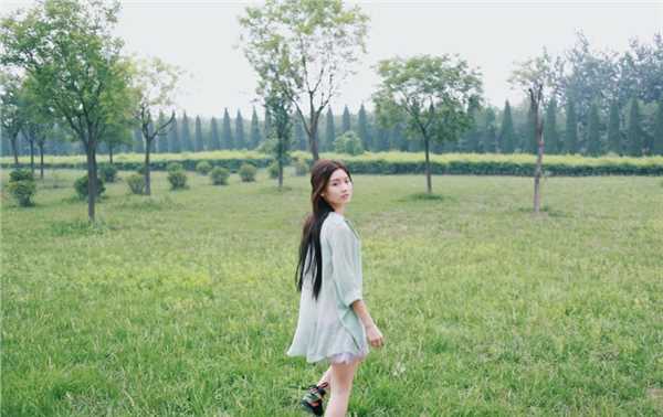 优质清纯女孩绿色田园迷人写照相册